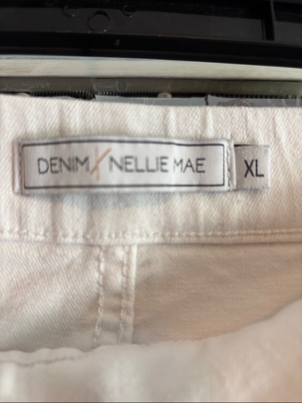 Women’s White Pull On Flare Jeans - Picture 5 of 6